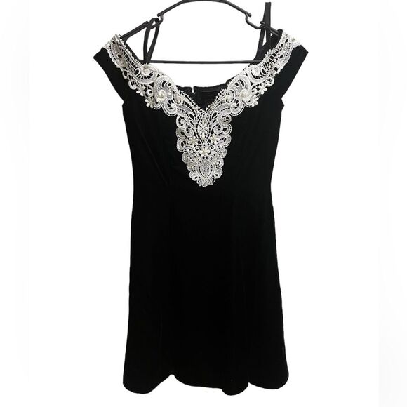 VTG 80s Moda International Black Velvet Lace Pearl Pleated Flare Mini Dress SZ 2 - Picture 1 of 6